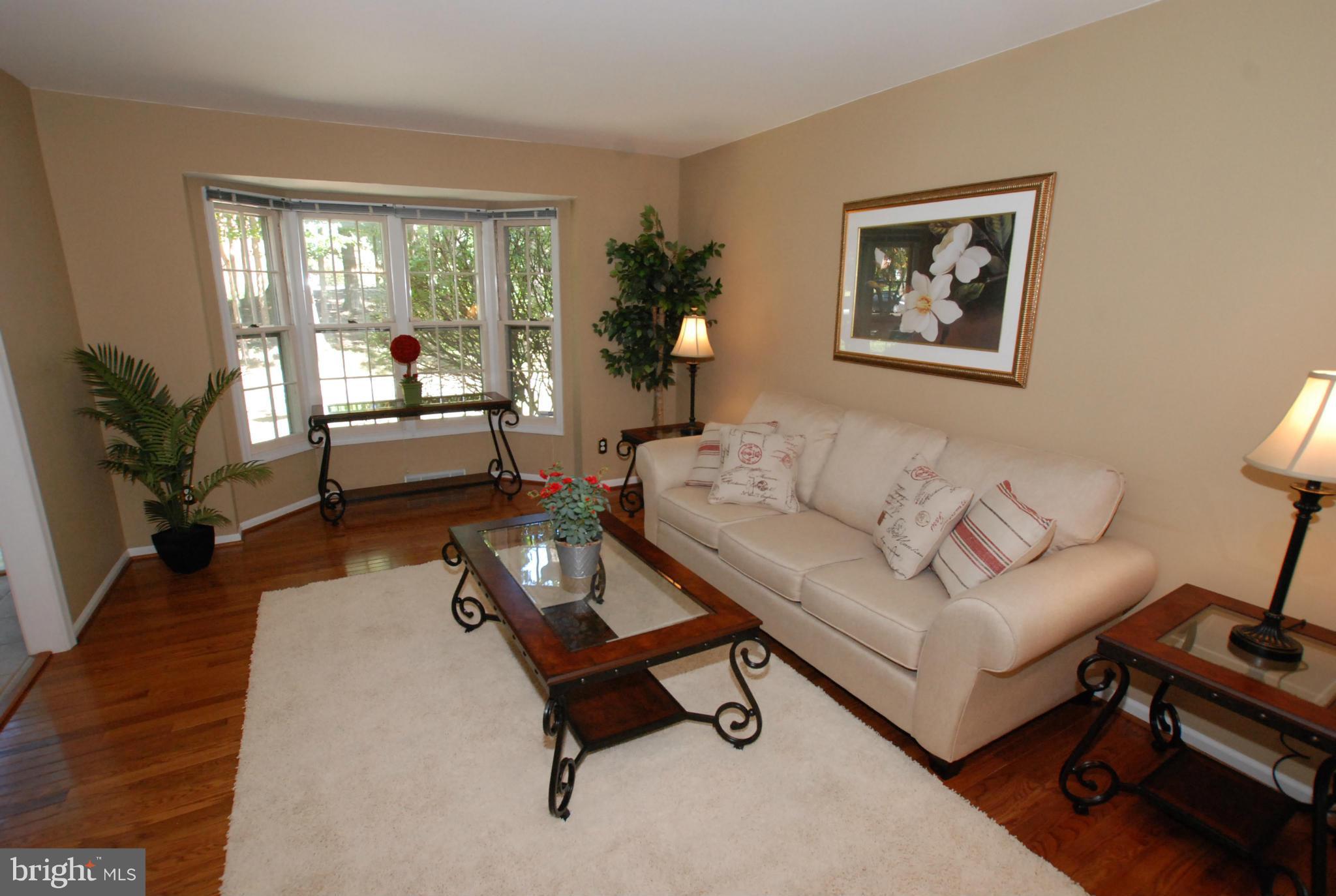 6042 Haverhill Court Springfield, VA 22152 - Photo 5 of 24 Living Room w/ bay window