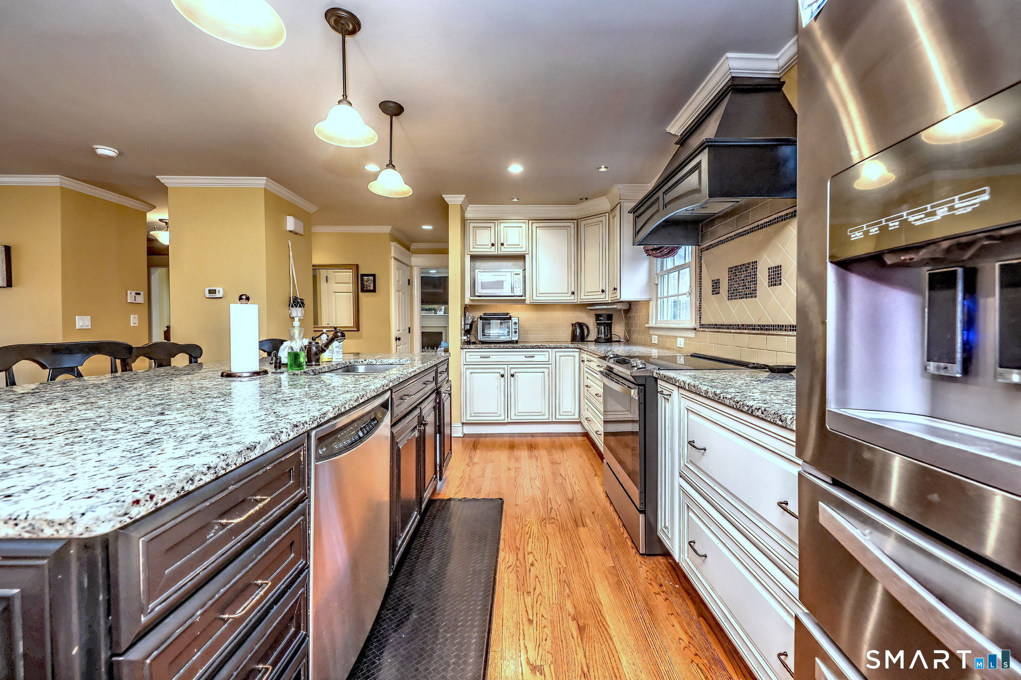 923 Garden Road Orange, CT 06477 - Photo 9 of 35