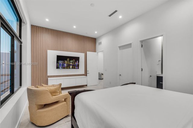 $6,795,000 | 6175 Southwest 128th Street, Pinecrest, FL 33156