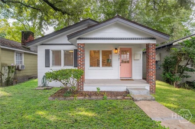 $2,200 | 731 East 34th Street, Savannah, GA 31401