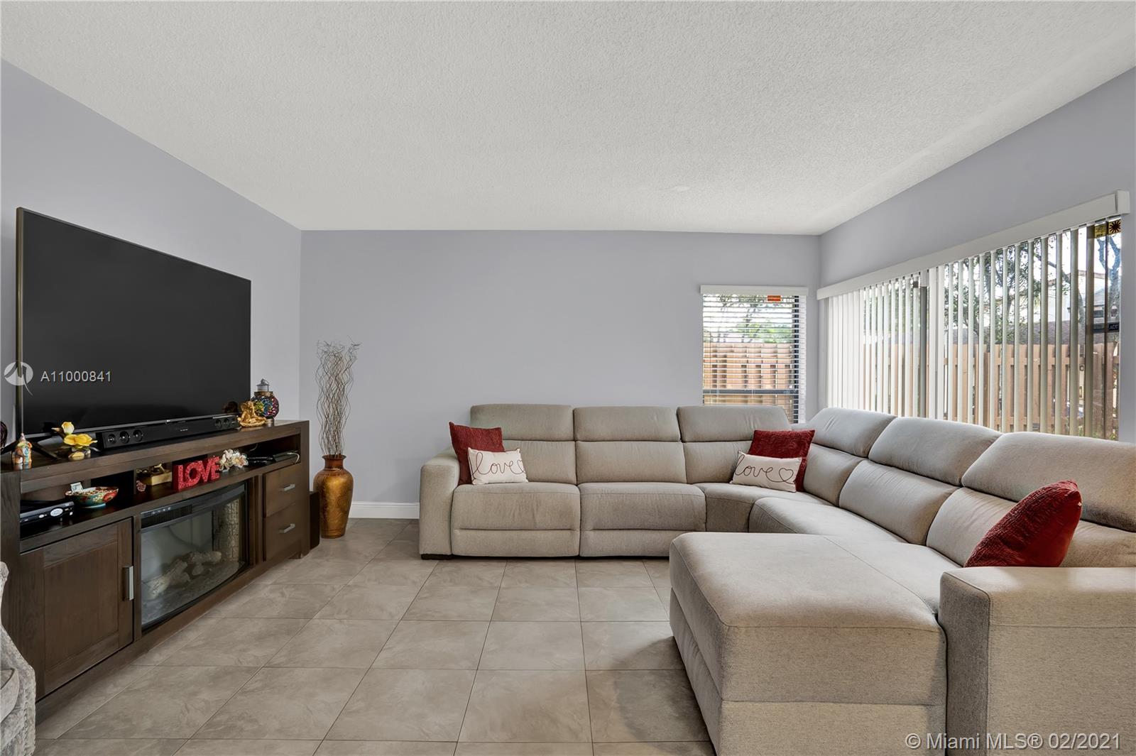 11522 Southwest 109th Road, Unit 36Y Miami, FL 33176 - Photo 5 of 31