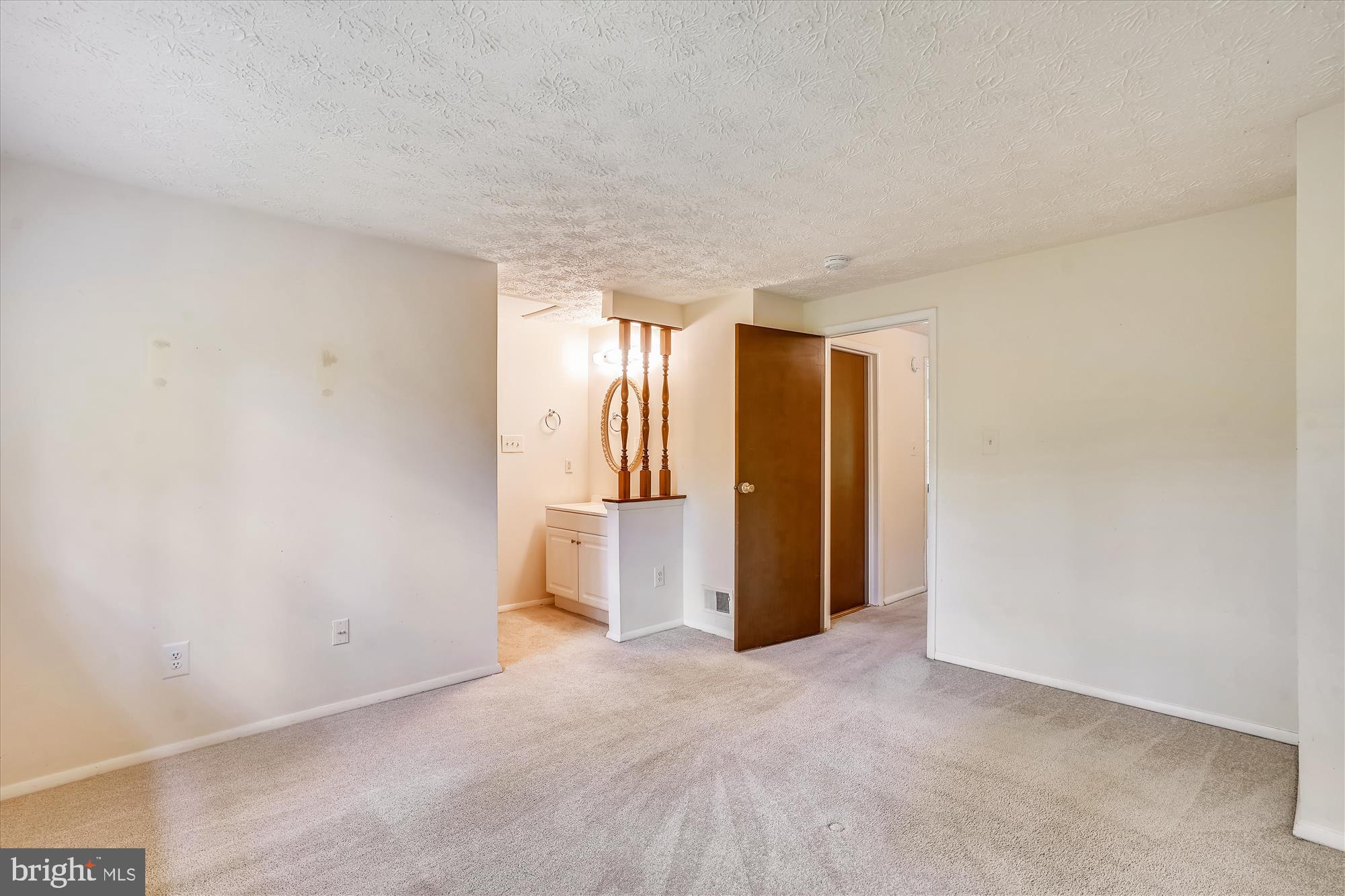 11504 Ivy Bush Court Reston, VA 20191 - Photo 17 of 30 Primary Bedroom