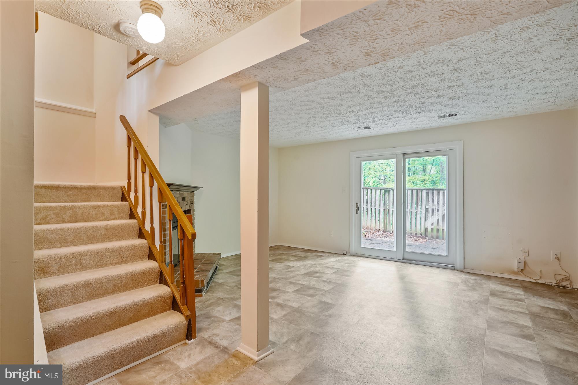 11504 Ivy Bush Court Reston, VA 20191 - Photo 28 of 30 Family Room