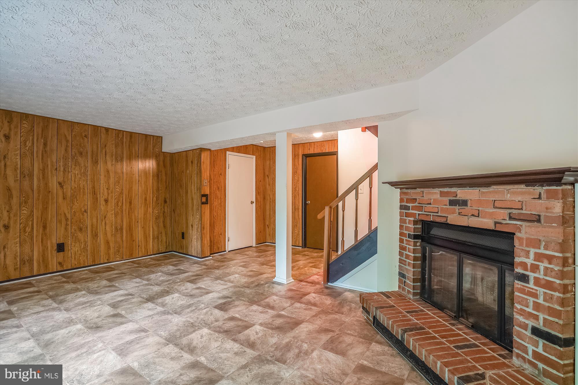 11504 Ivy Bush Court Reston, VA 20191 - Photo 29 of 30 Family Room