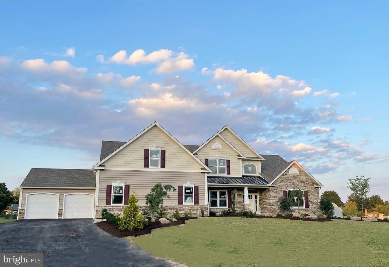 a view of house and outdoor space