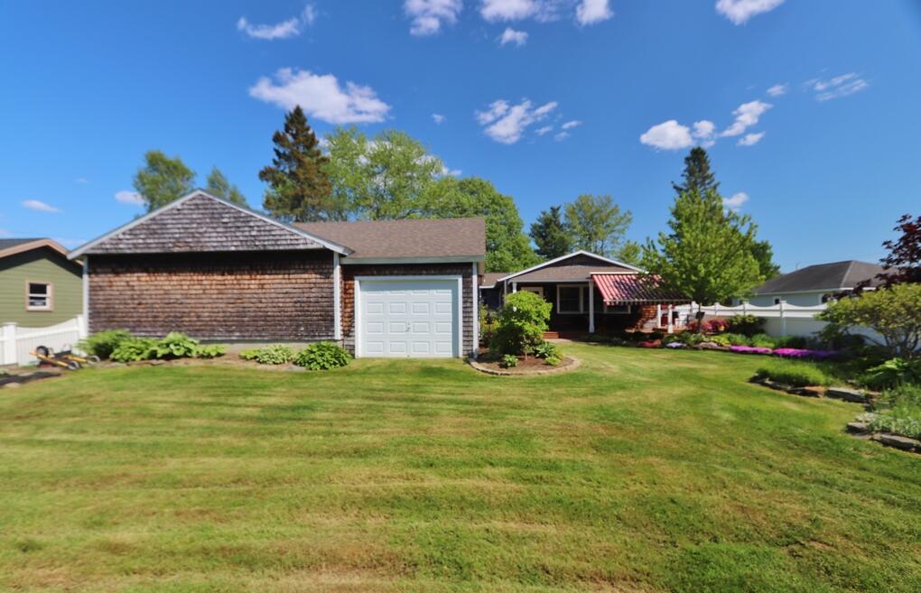 207 6th Street Bangor, ME 04401 - Photo 11 of 41 IMG_4545 (Copy)