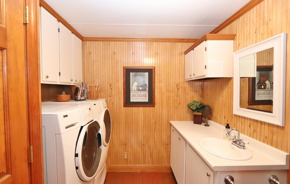 207 6th Street Bangor, ME 04401 - Photo 37 of 41 IMG_4717 (Copy)