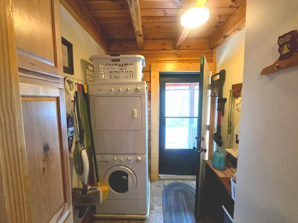 $929,000 | 300 Crawford Drive, Moneta, VA 24121