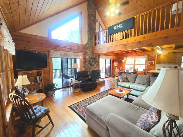 $929,000 | 300 Crawford Drive, Moneta, VA 24121