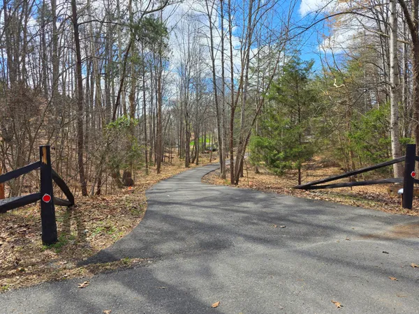 $929,000 | 300 Crawford Drive, Moneta, VA 24121