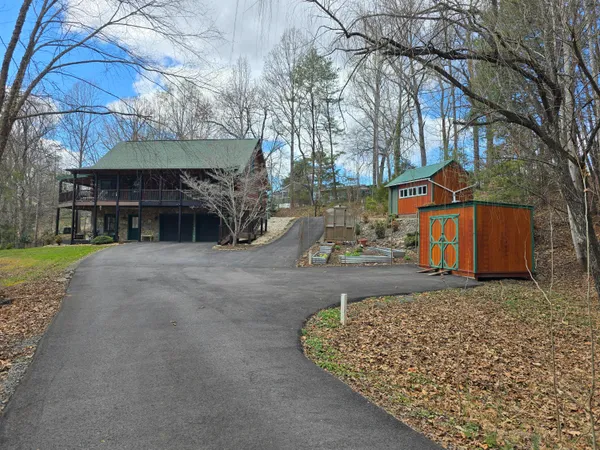 $929,000 | 300 Crawford Drive, Moneta, VA 24121