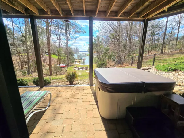 $929,000 | 300 Crawford Drive, Moneta, VA 24121