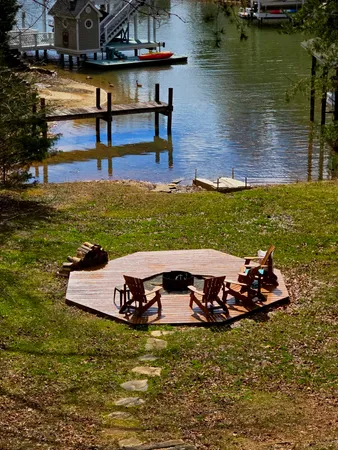 $929,000 | 300 Crawford Drive, Moneta, VA 24121