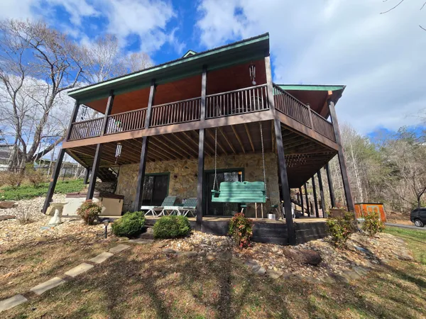 $929,000 | 300 Crawford Drive, Moneta, VA 24121