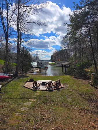 $929,000 | 300 Crawford Drive, Moneta, VA 24121