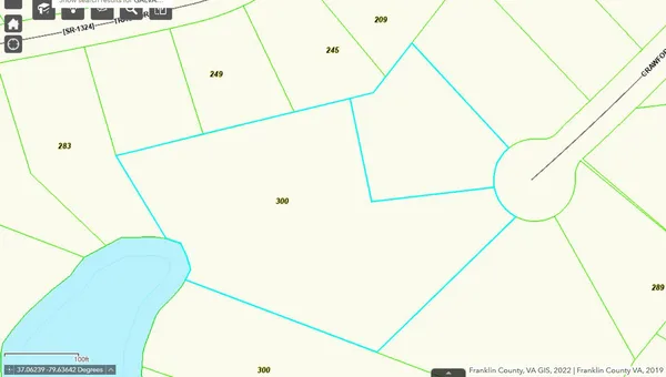 $929,000 | 300 Crawford Drive, Moneta, VA 24121