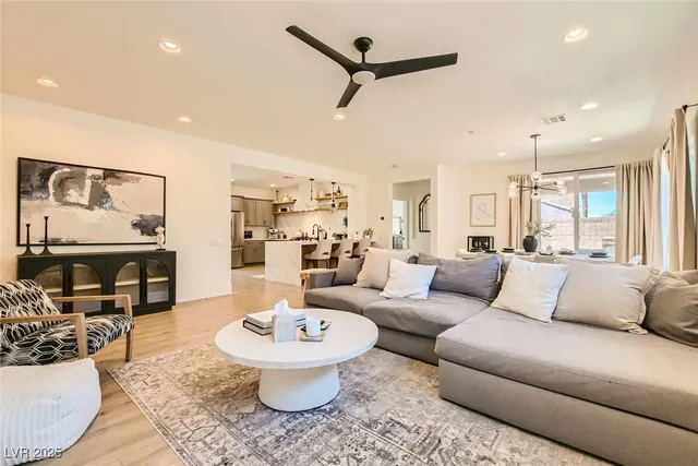 $3,000 | 2724 Mintlaw Avenue, Henderson, NV 89044