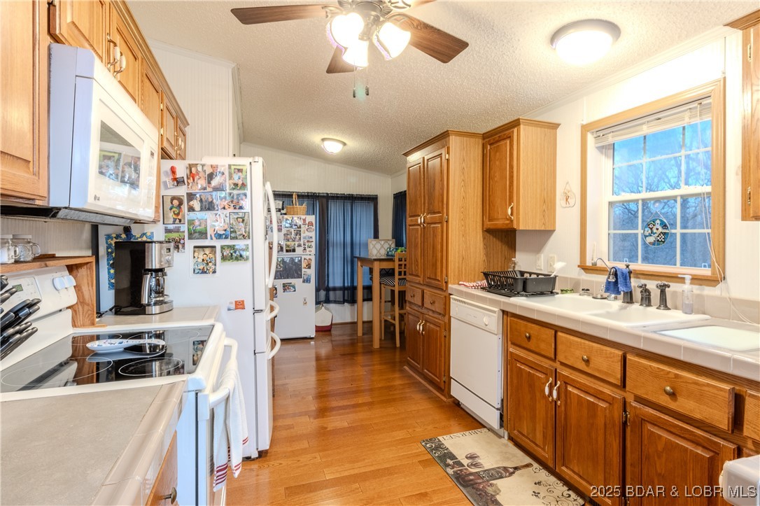 264 Oak Ridge Drive Sunrise Beach, MO 65079 - Photo 9 of 42