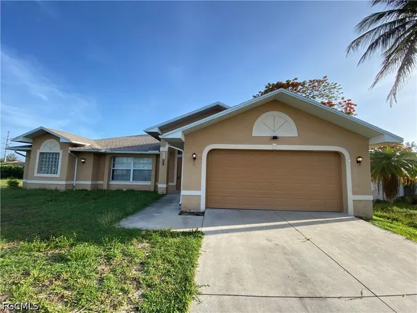 $1,700 | 2251 Southwest 4th Street, Cape Coral, FL 33991