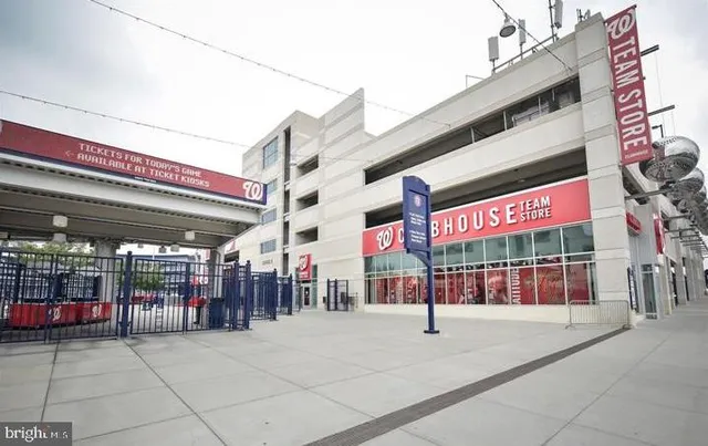 $2,850 | 1000 New Jersey Avenue Southeast, Unit PH24, Washington, DC 20003