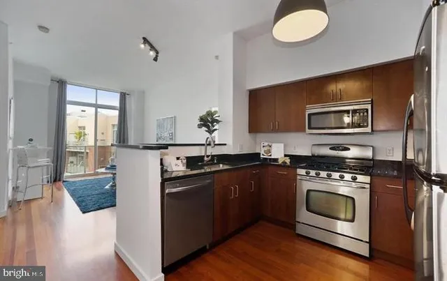 $2,850 | 1000 New Jersey Avenue Southeast, Unit PH24, Washington, DC 20003