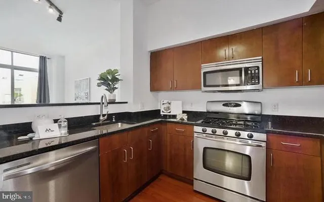 $2,850 | 1000 New Jersey Avenue Southeast, Unit PH24, Washington, DC 20003