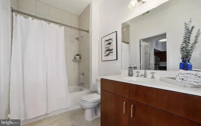 $2,850 | 1000 New Jersey Avenue Southeast, Unit PH24, Washington, DC 20003