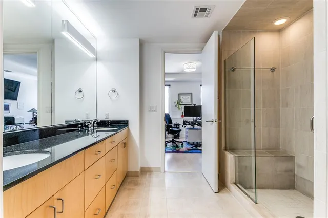 $4,000 | 1505 Elm Street, Unit 1003, Dallas, TX 75201