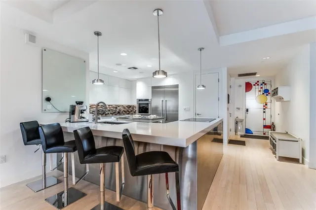 $4,000 | 1505 Elm Street, Unit 1003, Dallas, TX 75201