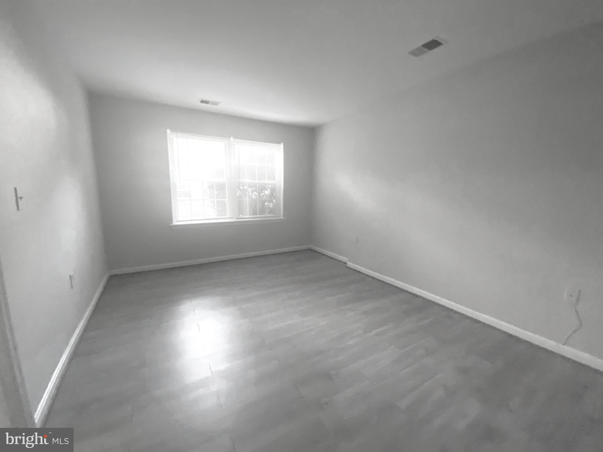 18330 Streamside Drive, Unit 101 Gaithersburg, MD 20879 - Photo 7 of 17 Master Bedroom