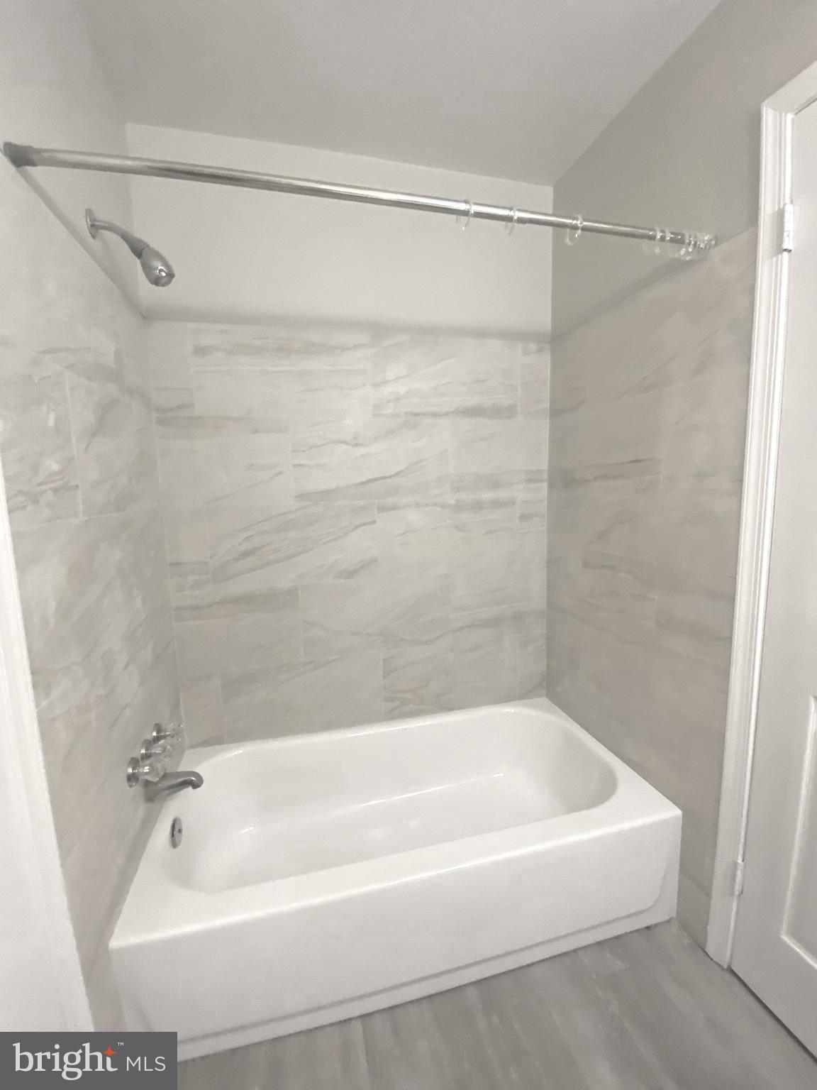 18330 Streamside Drive, Unit 101 Gaithersburg, MD 20879 - Photo 10 of 17 Tile Bathrooms