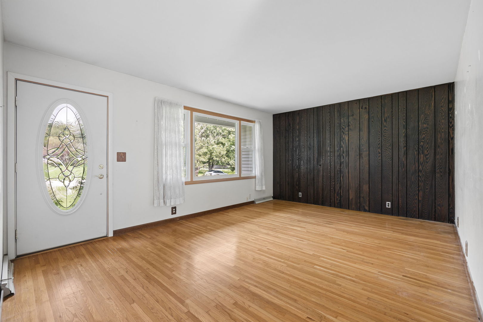 208 South Anderson Road New Lenox, IL 60451 - Photo 3 of 26 Gallery Image 3