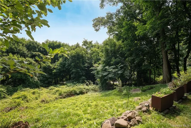 a front view of house with yard