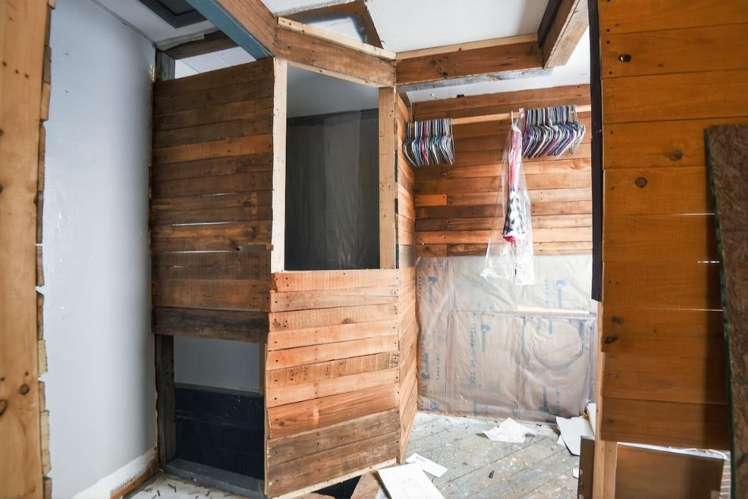 210 South High Street Havana, IL 62644 - Photo 12 of 17 a view of door