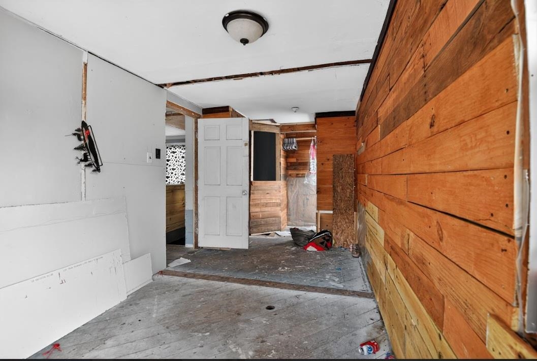 210 South High Street Havana, IL 62644 - Photo 5 of 17 a view of a door