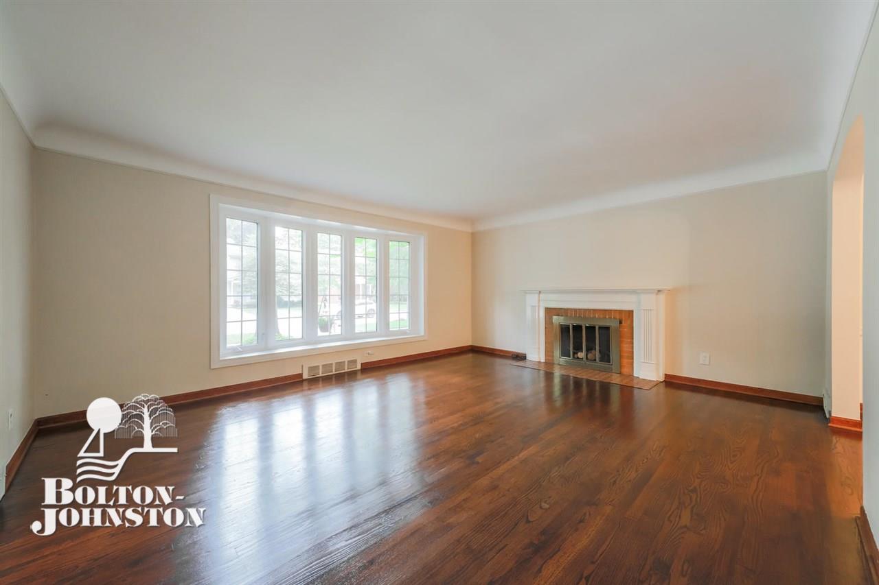 1948 Broadstone Road Grosse Pointe, MI 48236 - Photo 2 of 20 Living Room