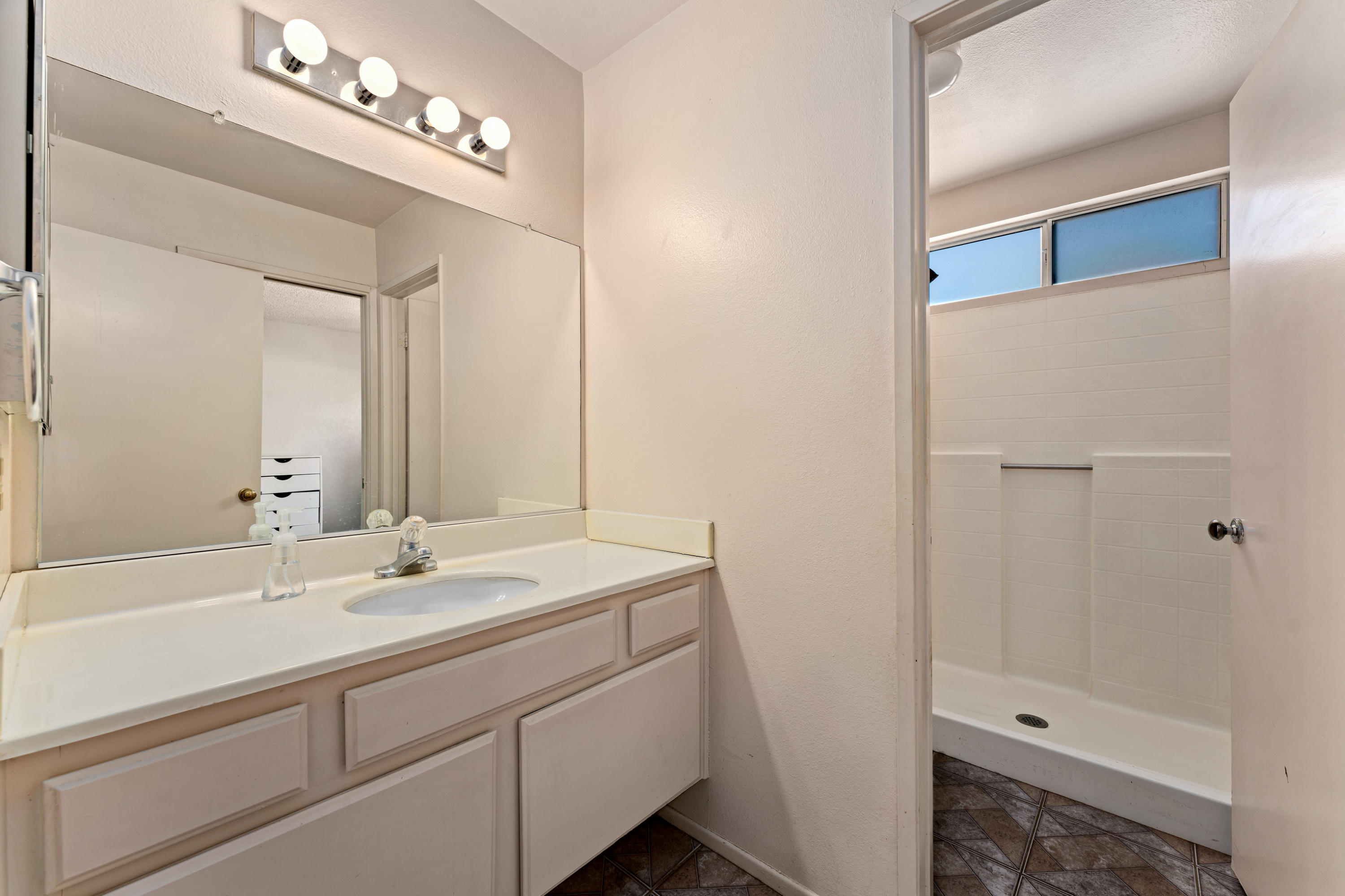 43806 Silver Bow Road Lancaster, CA 93535 - Photo 13 of 32 43806 Silver Bow Rd_-InView-Media-13