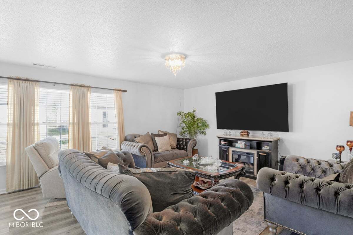 10816 Zimmerman Lane Indianapolis, IN 46231 - Photo 2 of 22