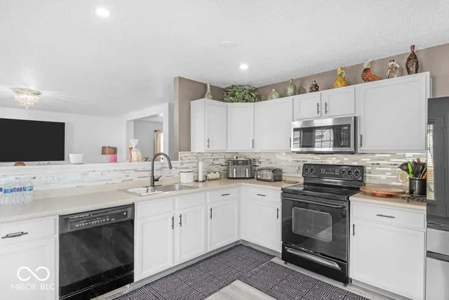 $287,900 | 10816 Zimmerman Lane, Indianapolis, IN 46231