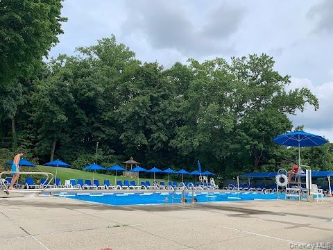 25 Pond Park Road Great Neck, NY 11023 - Photo 4 of 4