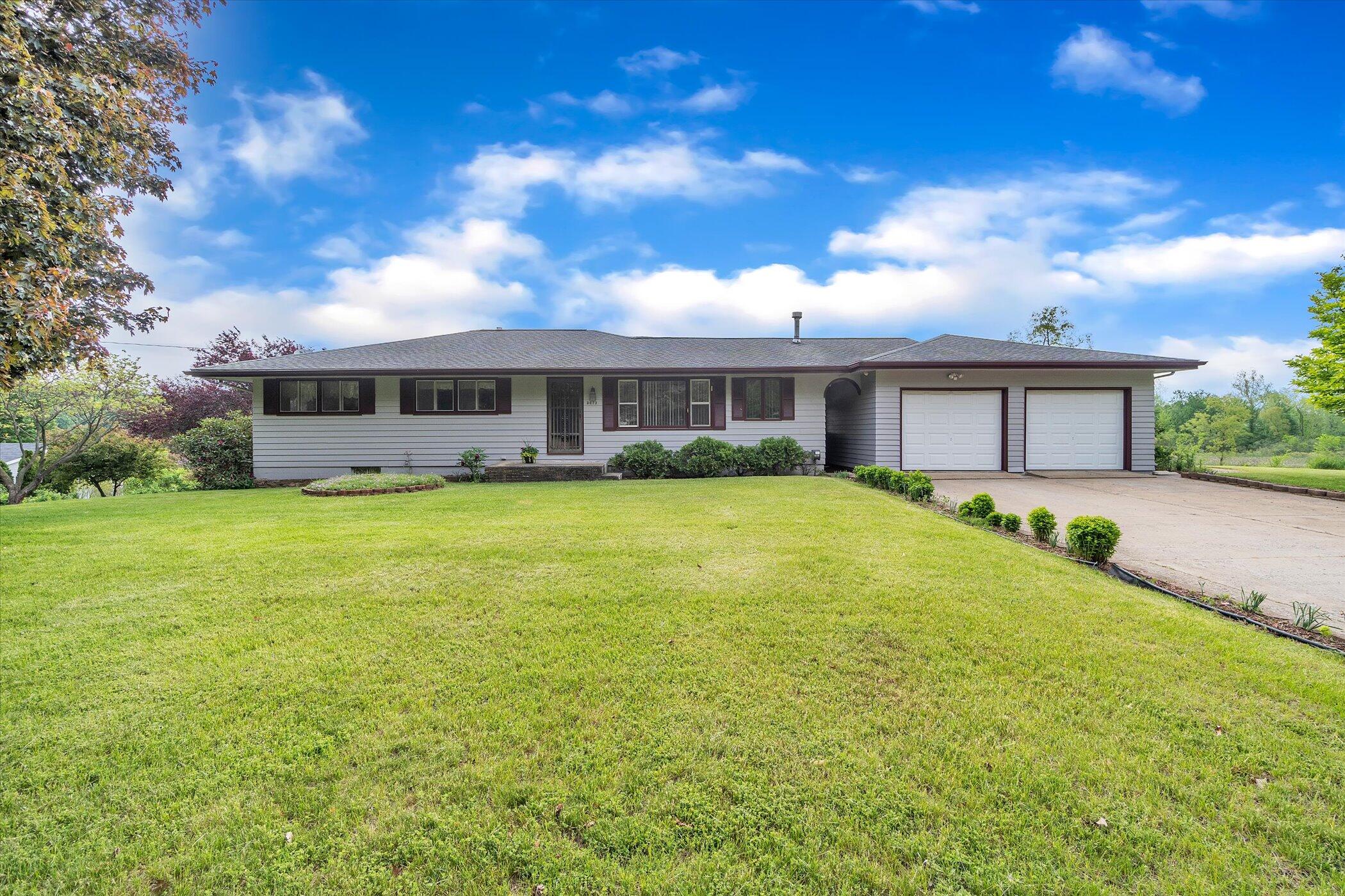 5673 Ackerson Lake Road Jackson, MI 49201 - Photo 3 of 55 03-5673-Ackerson-Lake-Rd-WindowStill-Rea