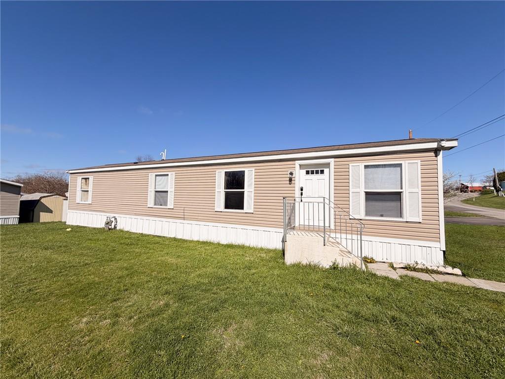 422 Magnolia Street Rochester, PA 15074 - Photo 1 of 18