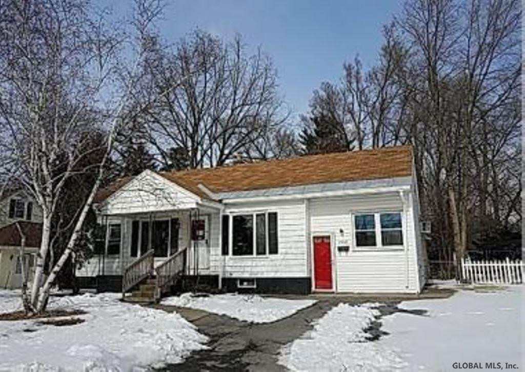 2060 Chepstow Road Rotterdam, NY 12303 - Photo 1 of 9 Photo 1