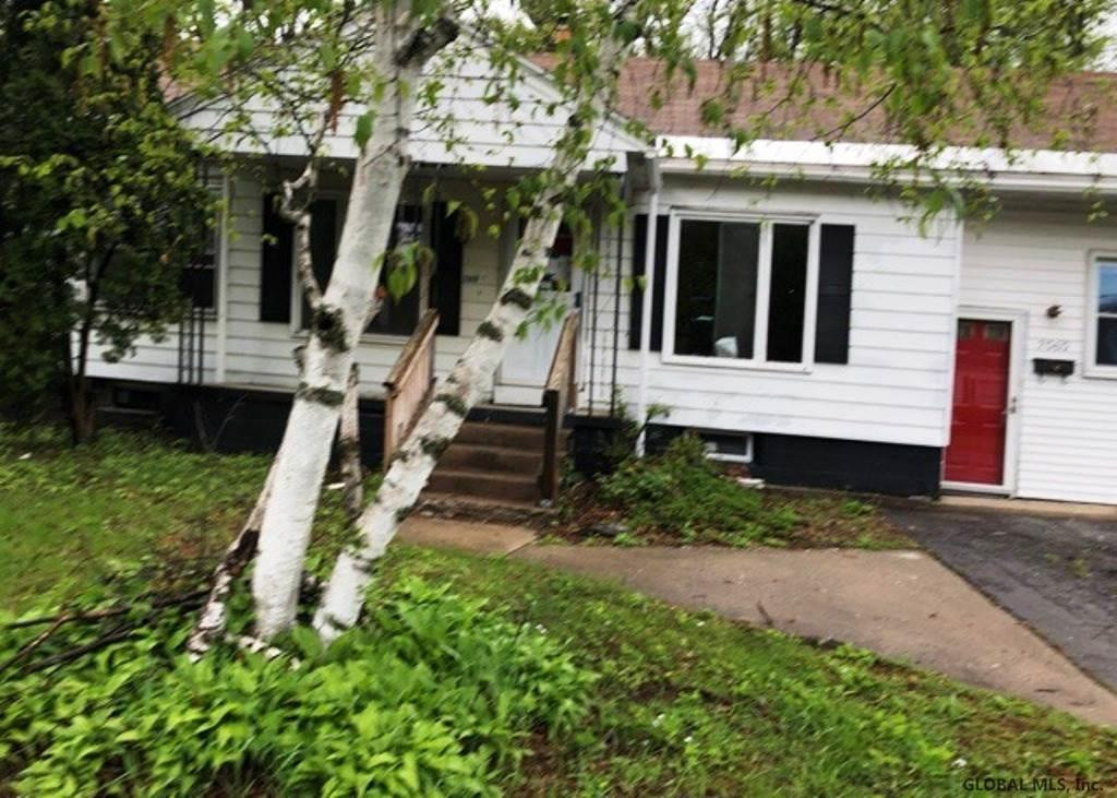 2060 Chepstow Road Rotterdam, NY 12303 - Photo 2 of 9 Photo 2