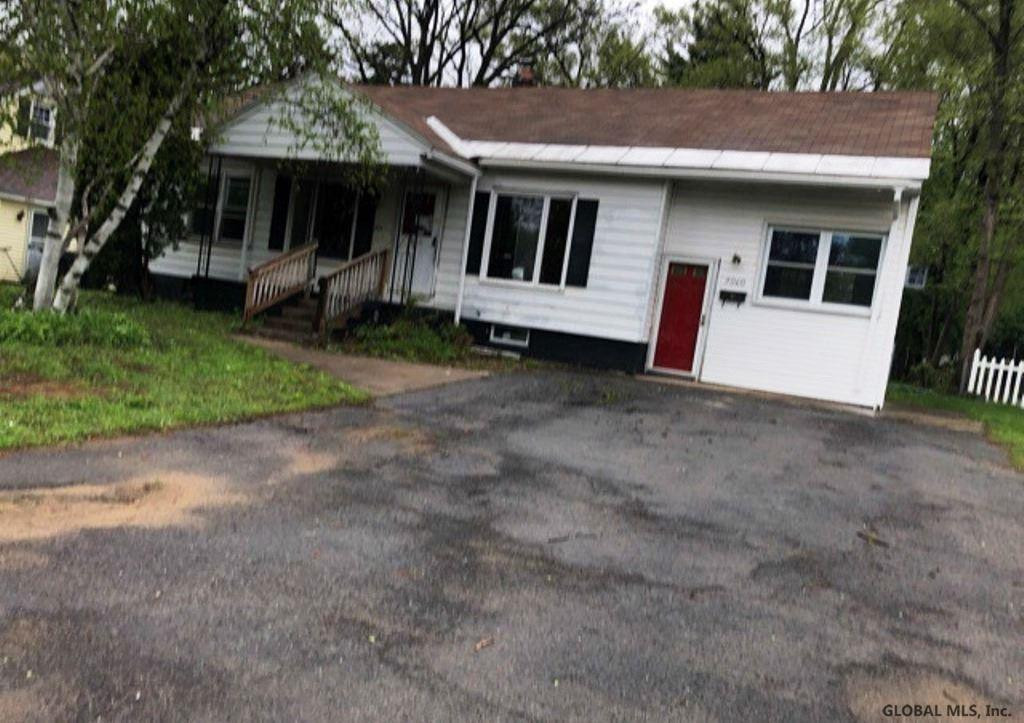 2060 Chepstow Road Rotterdam, NY 12303 - Photo 3 of 9 Photo 3