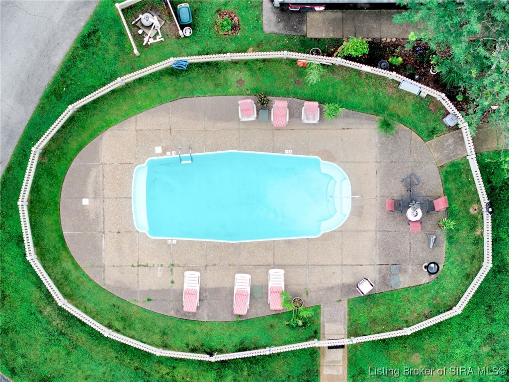 2900 Middle Road, Unit 11 Jeffersonville, IN 47130 - Photo 17 of 23 pool