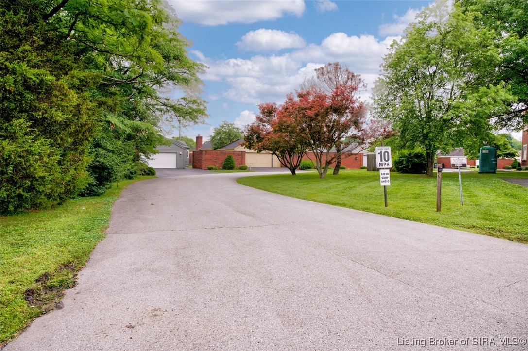 2900 Middle Road, Unit 11 Jeffersonville, IN 47130 - Photo 21 of 23