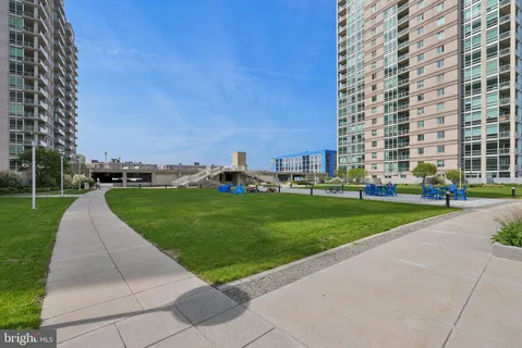 $380,000 | 901 North Penn Street, Unit F1609, Philadelphia, PA 19123