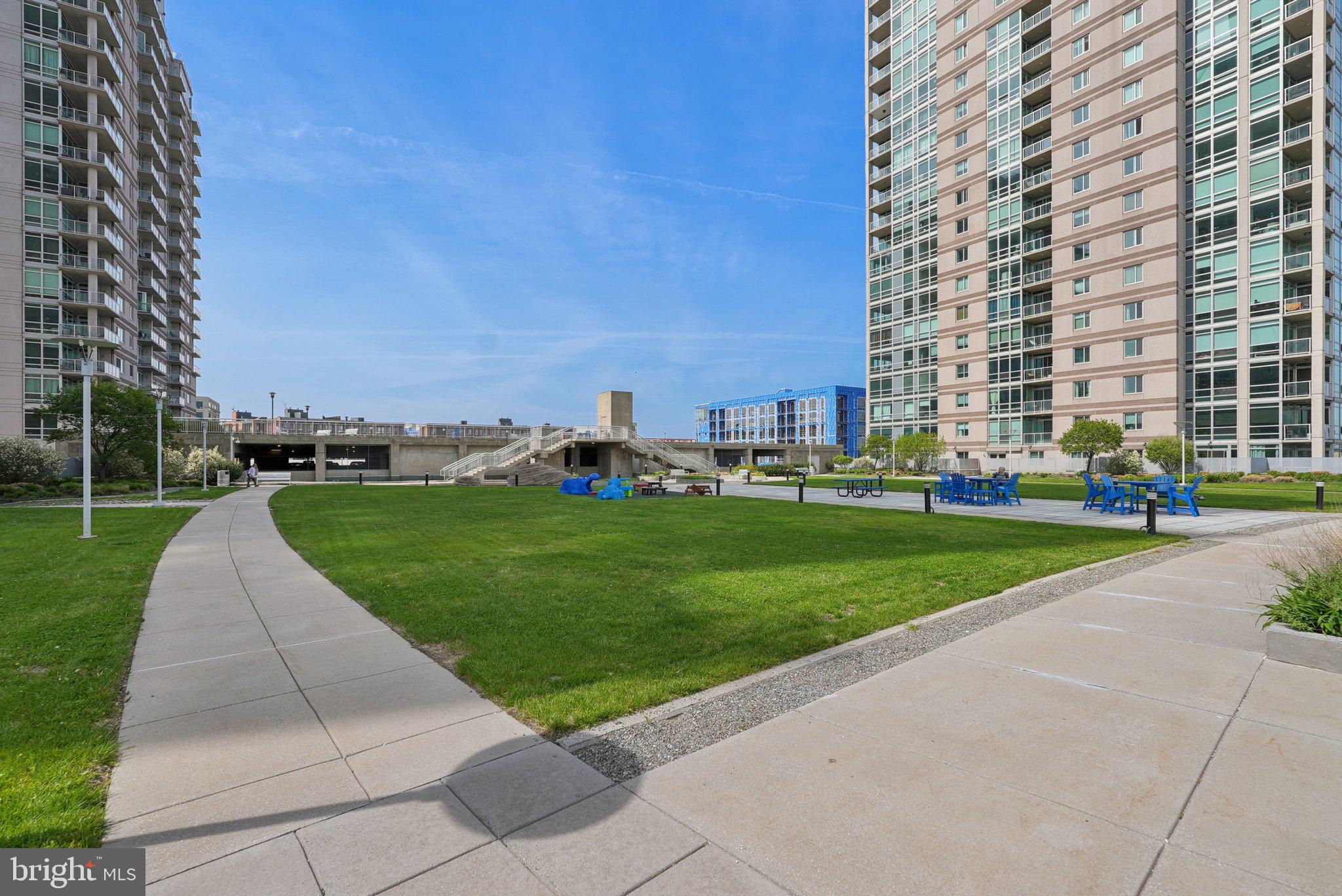 901 North Penn Street, Unit R2405 Philadelphia, PA 19123 - Photo 18 of 26