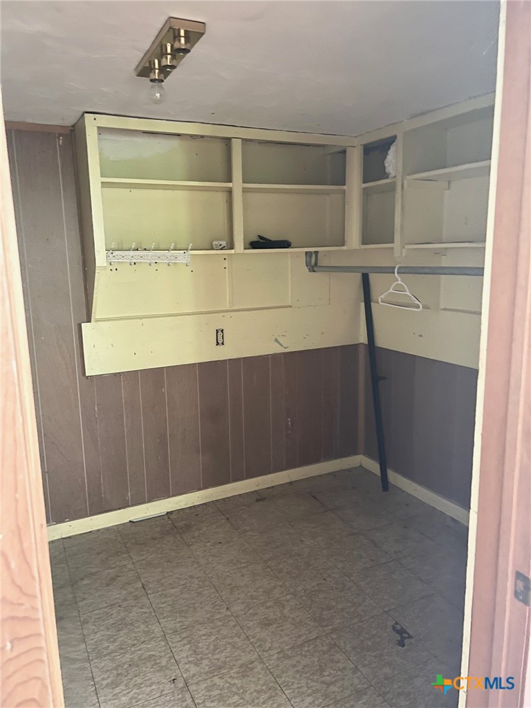 4144 Water Works Road Belton, TX 76513 - Photo 11 of 16 Primary Closet